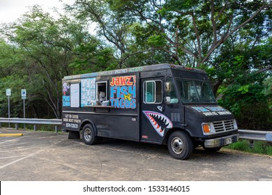 Kihei, HI / USA – October 1, 2019: Jawz Fish Tacos Food Truck Is Located On The Parking Lot Of Makena Beach In Kihei, Hawaii On Maui. 