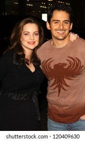 Kimberly Williams And Brad Paisley  At The Premiere Of 