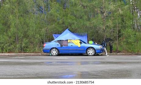 Kincumber, New South Wales Australia – March 01, 2022 Homeless Person Living In Their Car At The Boat Ramp.