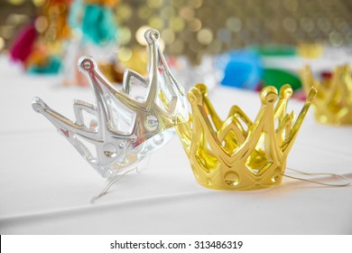 King and queen crowns play toys children party costume birthday celebration event