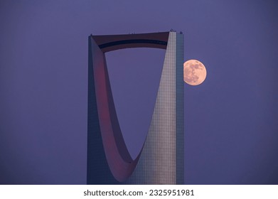 Kingdom Tower Riyadh with beautiful moon 