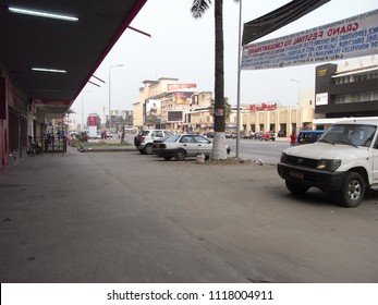 KINSHASA,  DEMOCRATIC REPUBLIC OF THE CONGO,  AFRICA - CIRCA AUGUST 2010  :  Scenery Of Street In KINSHASA.