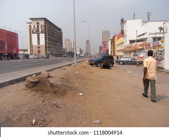 KINSHASA,  DEMOCRATIC REPUBLIC OF THE CONGO,  AFRICA - CIRCA AUGUST 2010  :  Scenery Of Street In KINSHASA.