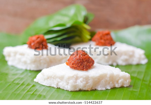 キリバス ミルクライスは 伝統的なスリランカンの食べ物で 米とココナツミルクを使って作られ 文化的な儀式や行事の際には主食となる の写真素材 今すぐ編集
