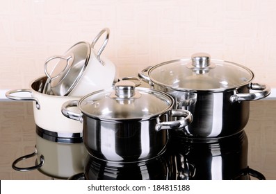 494,144 Kitchen pots Images, Stock Photos & Vectors | Shutterstock