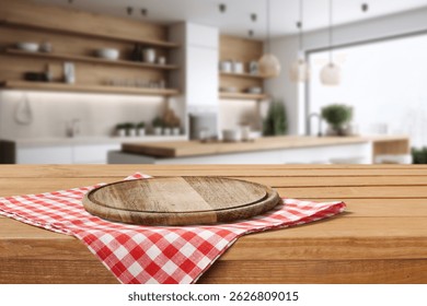 Exhibición de madera del producto de la tabla de la cocina en interior.
