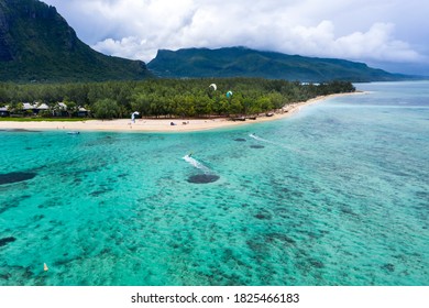 Kitesurfing, At Le Morne Mauritius, Africa