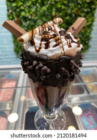 Kitkat Chocolate Freak Shake Tempting 