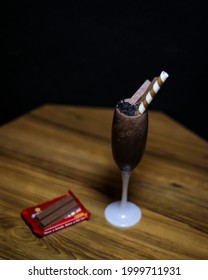 Kitkat Milk Shake With Choco Toppings