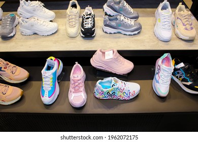 skechers shoe shops