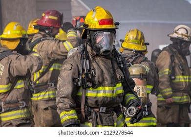 Klamath Falls, Oregon USA 12-8-2020: Firefighters Conduct Structural Fire Training On A Burn To Learn Scenario.