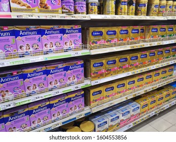 Klang, Malaysia - 1 January 2020 : Assorted A Packed Of Branded Infants Baby Milk For All Ages Display For Sell On The Supermarket Aisle With Selective Focus. 