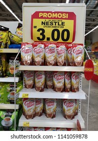 Klang, Malaysia - 13 July 2018 : NESTLE Coffee Mate Creamer Packet Display For Sell In The Supermarket Shelf