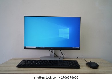 Klang Selangor, Malaysia - February 1,2021 : Complete Dell Desktop Set With Microsoft Windows 10 As Operating System.