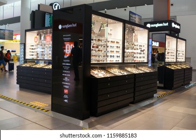 sunglass hut malaysia