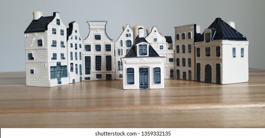 KLM Bols Miniature Dutch Blue Delft houses