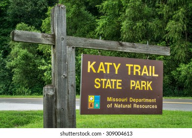 KLONDIKE PARK MO, USA - AUGUST 1 2015: Welcome Sign For Katy Trail State Park. The Park Is The Nation's Longest Rails-to-trails Project, 237 Mile Bike Trail, Stretching From The Machens To Clinton.