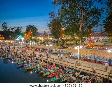 Klong Hae floating market in Hatyai Thailang