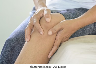 Knee Pain In Old Women