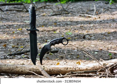  Knife Combat In Forest.