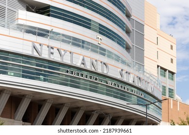 KNOXVILLE, TN, USA - JULY 31, 2022: Neyland Stadium Is Home To The University Of Tennessee Volunteer Sports Teams, Primarily The Football Team. The Stadium Has A Capacity Of 101,915 People.