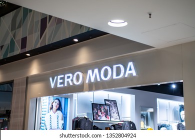 Moda Logo Stock Photos & Vectors | Shutterstock