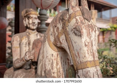 Kochi, Kerala, India - April 5, 2018:  Old Wooden Sculpture Of A Horse And Its Rider In The Historical District Of Kochi, With No People, India