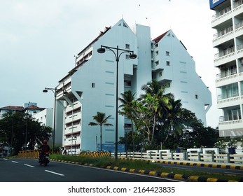 Kochi, Kerala, India, June 03, 2022: One of the early flat complexes in Kochi.                              