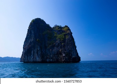 Koh Chuak Island,trang Province Thailand,cliff At Koh  Koh Kradan Island,Pakmeng Sea