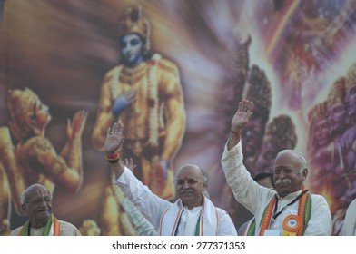 KOLKATA - DECEMBER 20:Praveen Togadia And Mohan Bhagwat Together With Other Hindu Leaders During The Golden Jubilee Celebration Of VHP On December 20, 2014 In Kolkata, India.