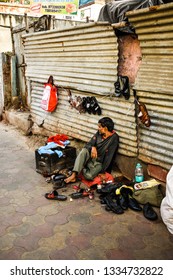 916 Street Cobbler Images, Stock Photos & Vectors | Shutterstock