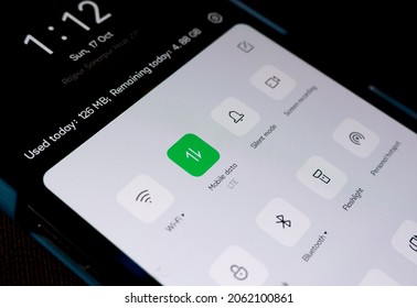 Kolkata, India, Dated 22.10.2021. Mobile Data Or Internet Connection On In Notification Bar Of Smartphone.