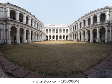 KOLKATA, INDIA - Jun 01, 2021: Kolkata, West Bengal, India - June 1 2021 : Old Vintage Colonnaded Architecture Of The National Museum In The City Of Kolkata 