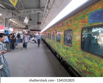 Kolkata, West Bengal, India-March21,2019: India's First Non Stop Superfast Train Duronto Express Is Waiting To Start It's Journey, People Are Very Happy. But Now It Has Many Stoppages In It's Journey 