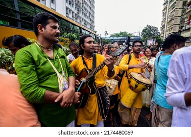 Kolkata,west Bengal,India 07.01.2022 The Street Singers Are Performed In City Street In The Eve Of Chariot Festival.