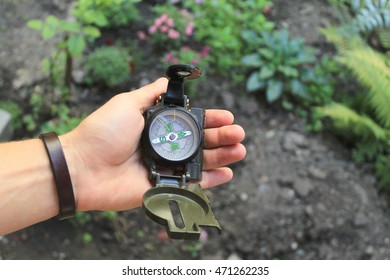 Kompas in the hand