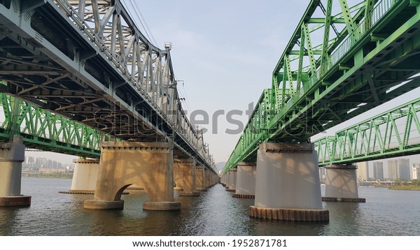 Korea  River\
Bridge Scenery\
Image