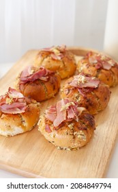 Korean Cream Cheese Garlic Bread With Crispy Bacon