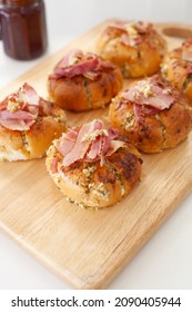 Korean Cream Cheese Garlic Bread With Crispy Bacon