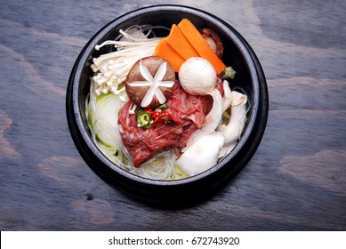 Korean food - bulgogi beef hot pot