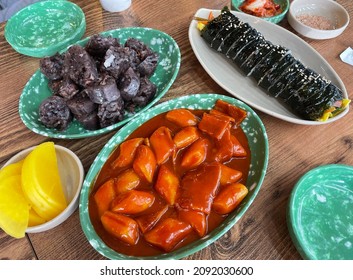 Korean food, market tteokbokki and sundae gimbap