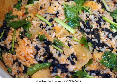 Korean Foods, 
Bokk-eumbab Which Is Famous Korean Fried Rice. We Usually Enjoy It After Eating Stew Or Korean BBQ Such As Sam Gyeop Sal. Enjoy !