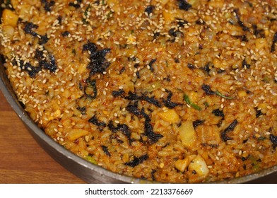 Korean Foods, 
Bokk-eumbab Which Is Famous Korean Fried Rice. We Usually Enjoy It After Eating Stew Or Korean BBQ Such As Sam Gyeop Sal. Enjoy !