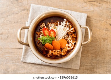 Korean Instant Noodles In Golden Pot - Korean Food Style