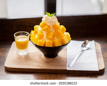 Korean Shaved Ice Dessert ( Mango Bingsu )