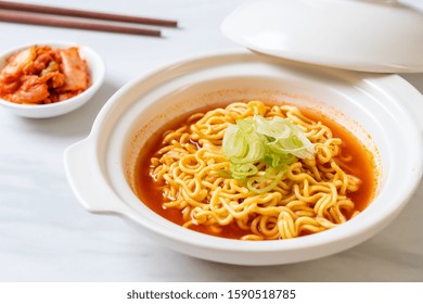 Korean Spicy Instant Noodles Kimchi Korean Stock Photo 1590518785 ...