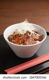 Cuenco de arroz costillero de estilo coreano