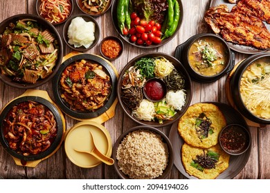 Korean Table d'hote with Wild Vegetables	