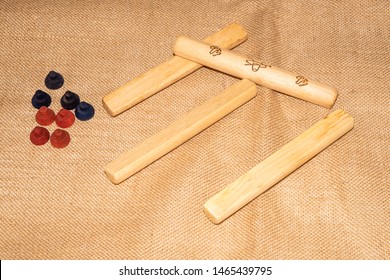 Korean Traditional Game Yut Nori Tool, Yut And Horse