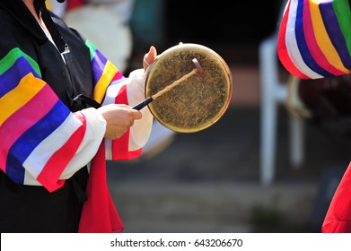 Korean Traditional Musical Instruments, Kkwaenggwari, Gong 